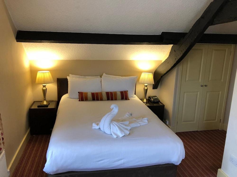 The George Hotel Stansted Airport Бішопс-Стортфорд Екстер'єр фото