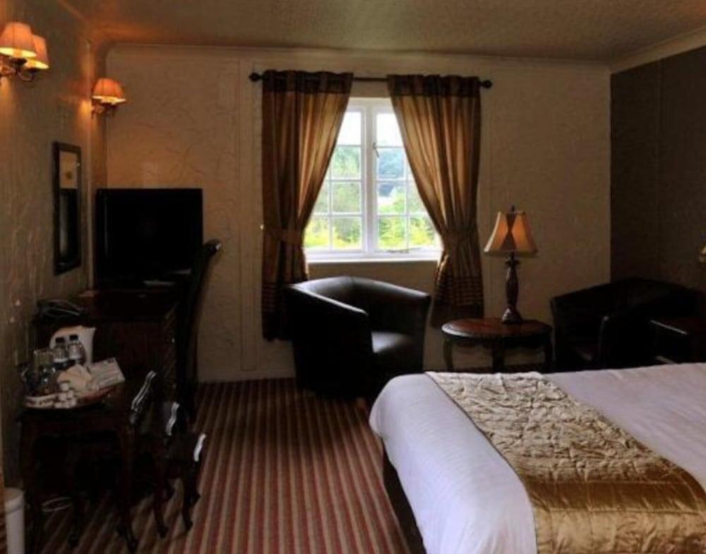The George Hotel Stansted Airport Бішопс-Стортфорд Екстер'єр фото