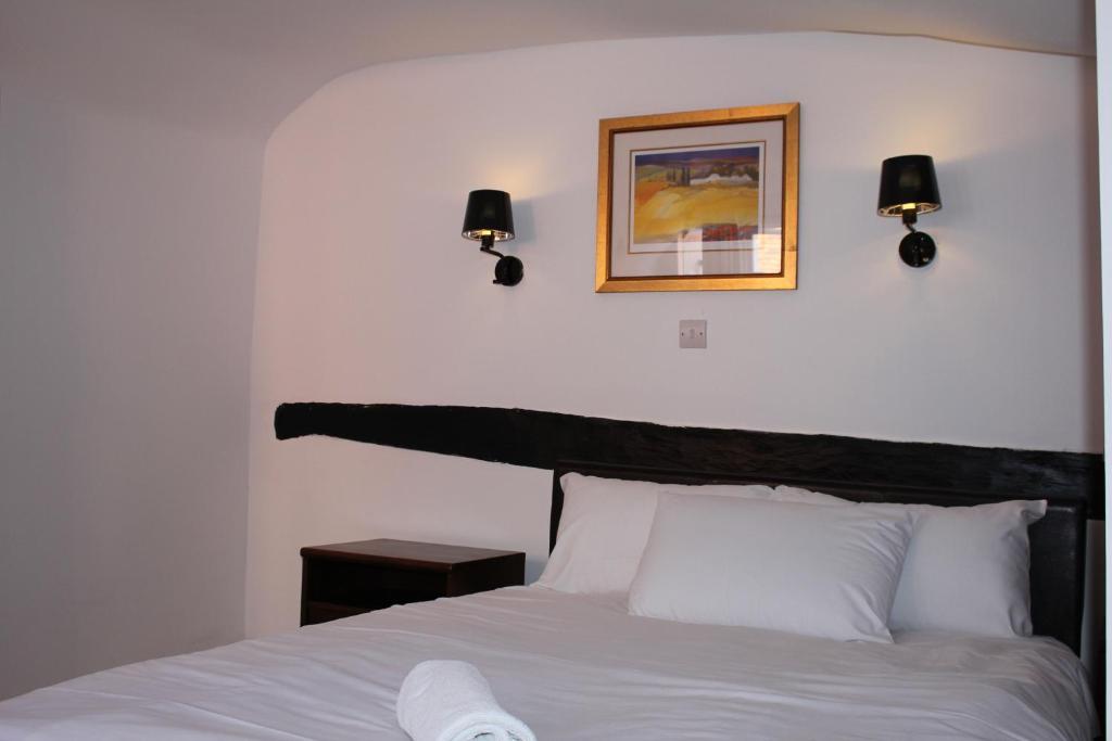 The George Hotel Stansted Airport Бішопс-Стортфорд Екстер'єр фото